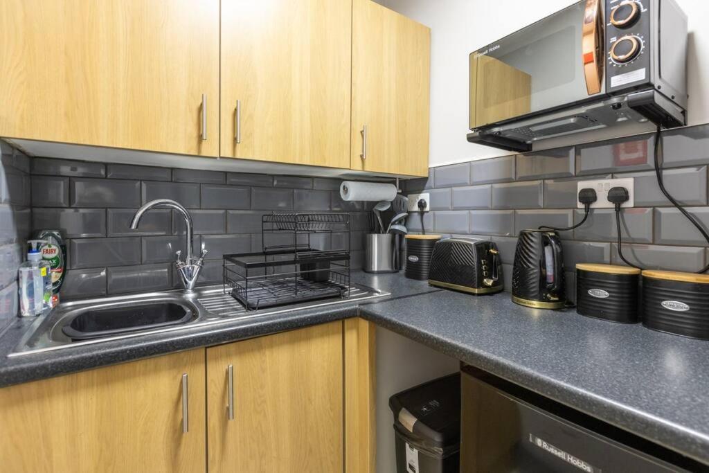 Rugby Coach House, Central Location, 5 Star Rating Экстерьер фото